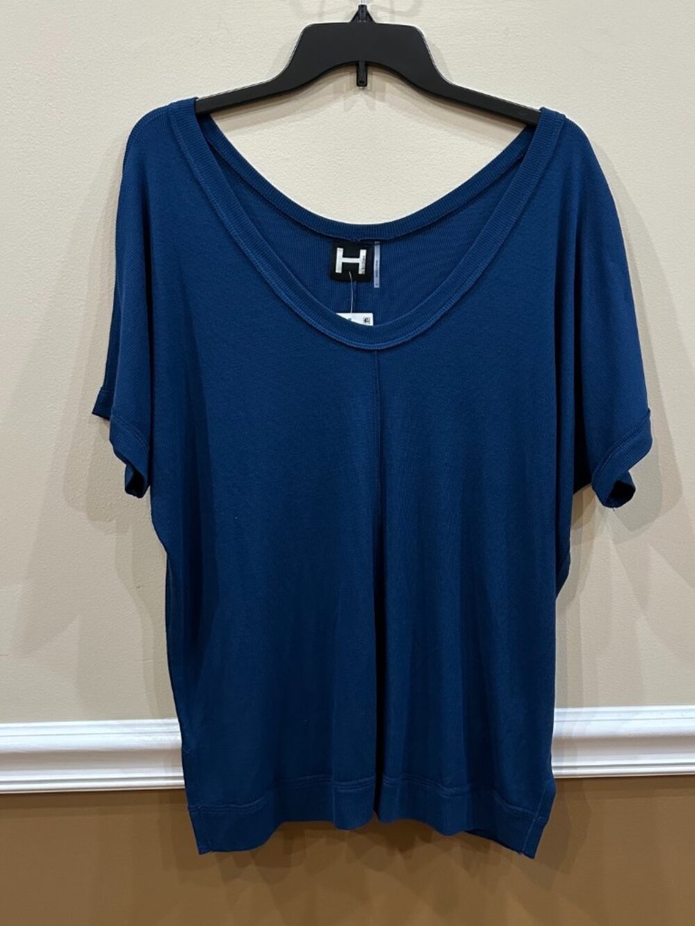 Ribbed Scoop Neck T-Shirt Heather by Bordeaux